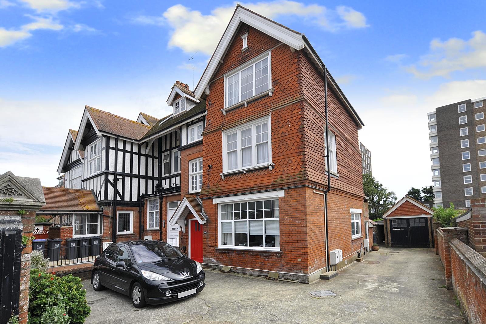 Flat | Bath Road, Worthing , BN11 | To Let